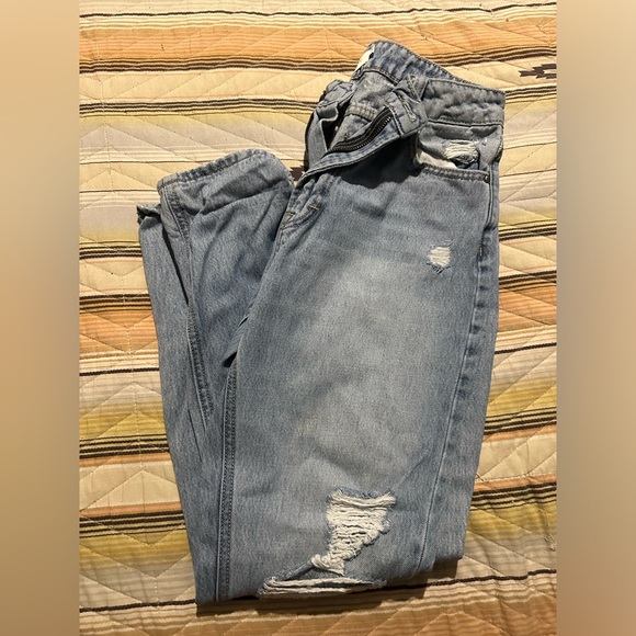 Hidden Jeans - Picture 2 of 3